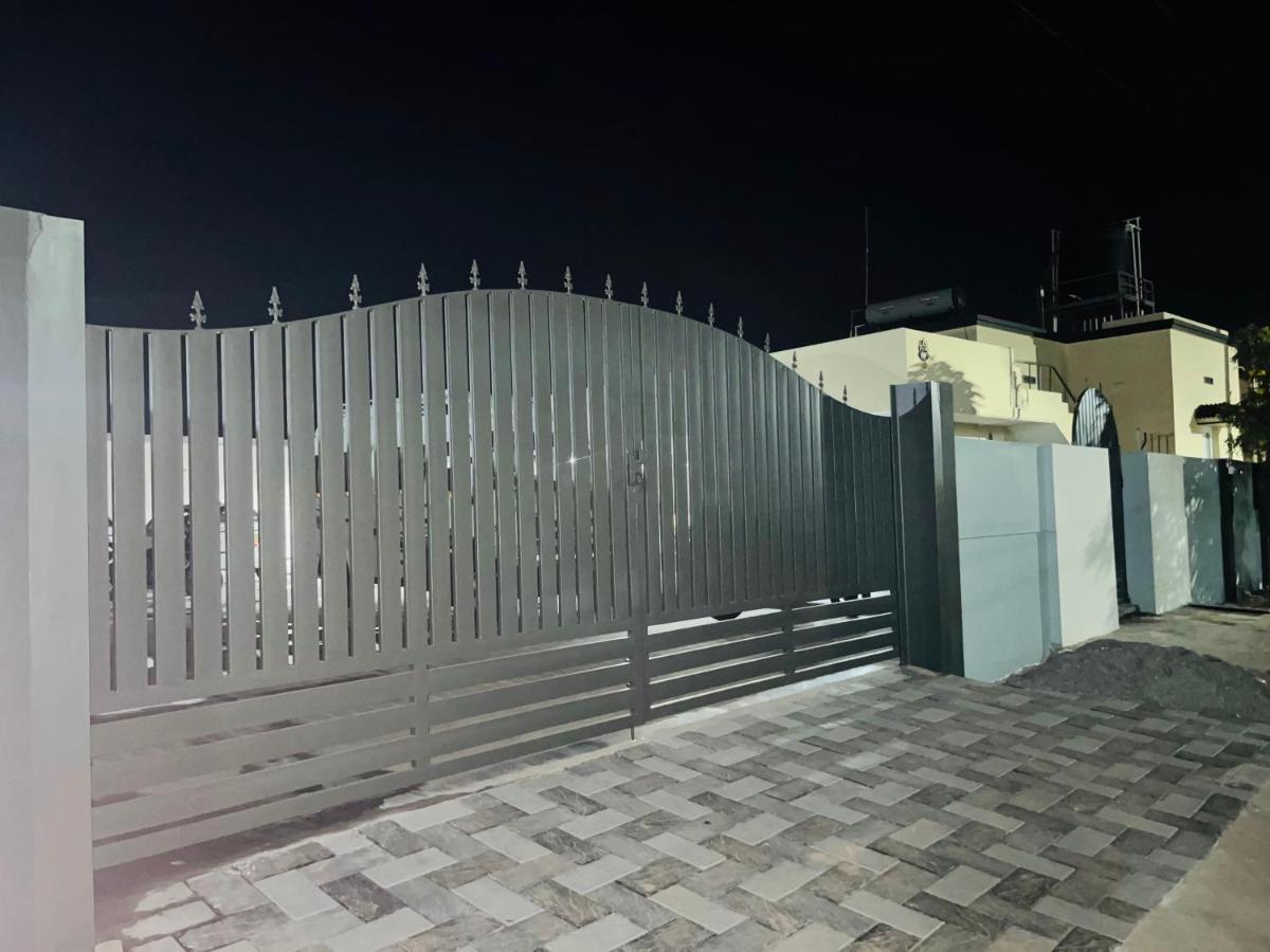 The Tendoinn Pollāchi Exterior foto